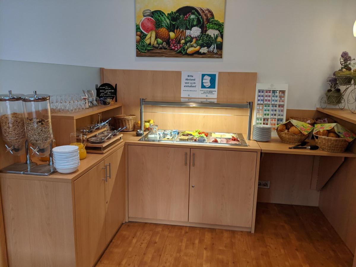 Zum Schwarzen Baeren Hotel Vohenstrauss Ngoại thất bức ảnh