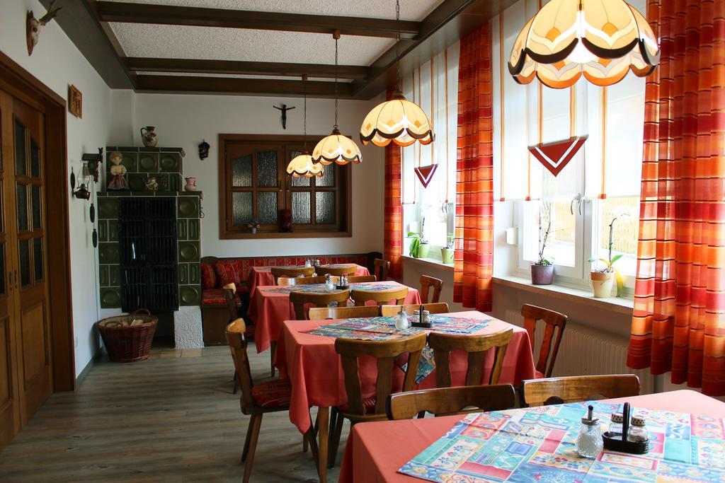 Zum Schwarzen Baeren Hotel Vohenstrauss Ngoại thất bức ảnh