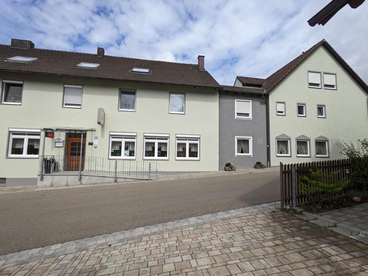 Zum Schwarzen Baeren Hotel Vohenstrauss Ngoại thất bức ảnh