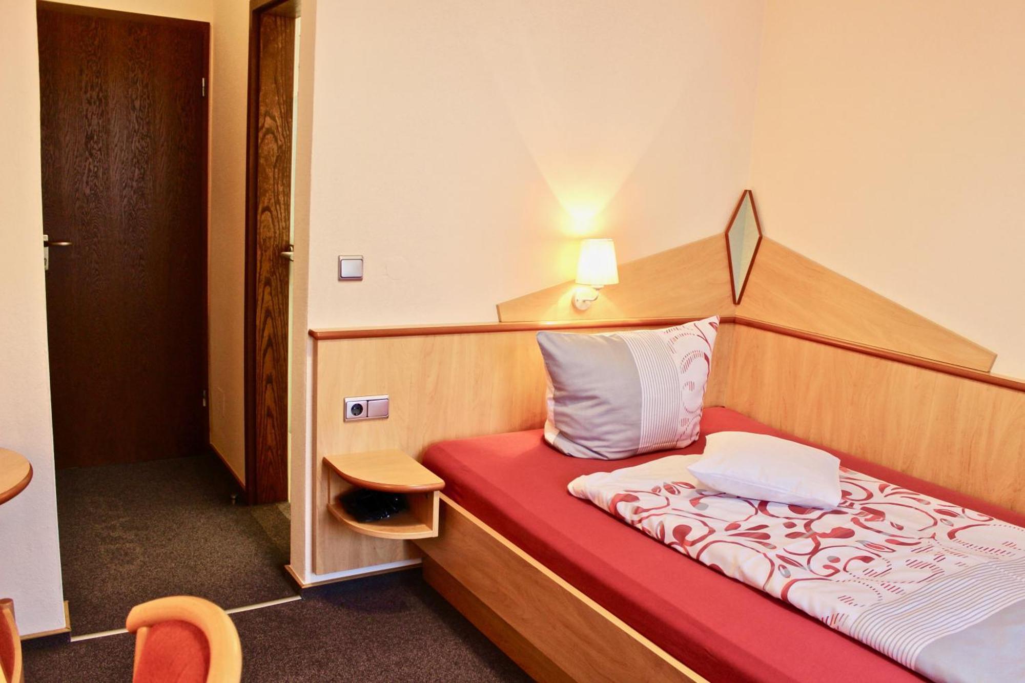Zum Schwarzen Baeren Hotel Vohenstrauss Ngoại thất bức ảnh