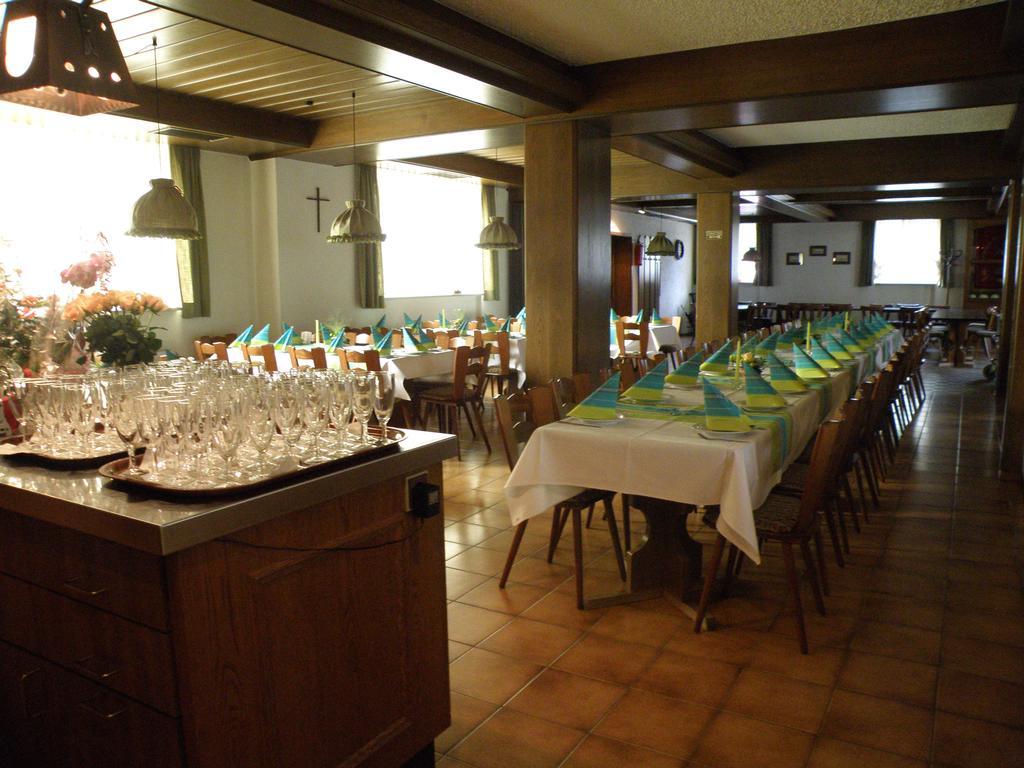 Zum Schwarzen Baeren Hotel Vohenstrauss Ngoại thất bức ảnh