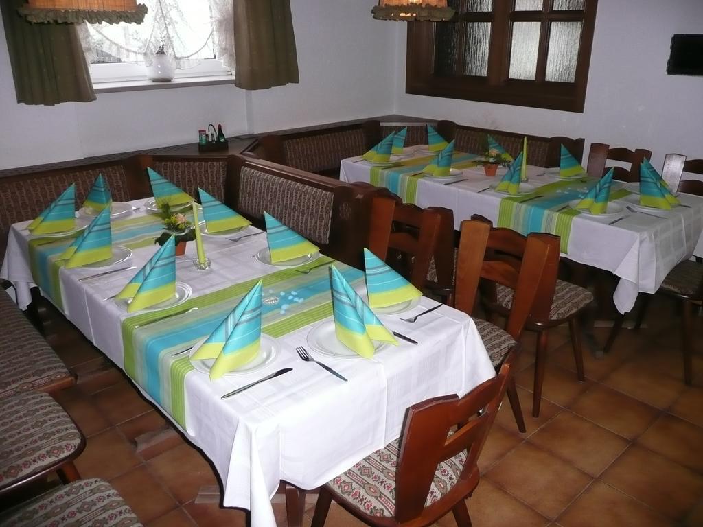 Zum Schwarzen Baeren Hotel Vohenstrauss Ngoại thất bức ảnh
